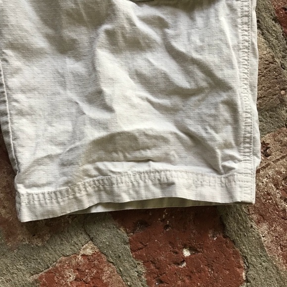 Kenneth Cole Reaction khaki shorts - Picture 3 of 8